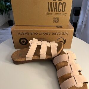 REVITALIGN Women's Sandals in Light Pink